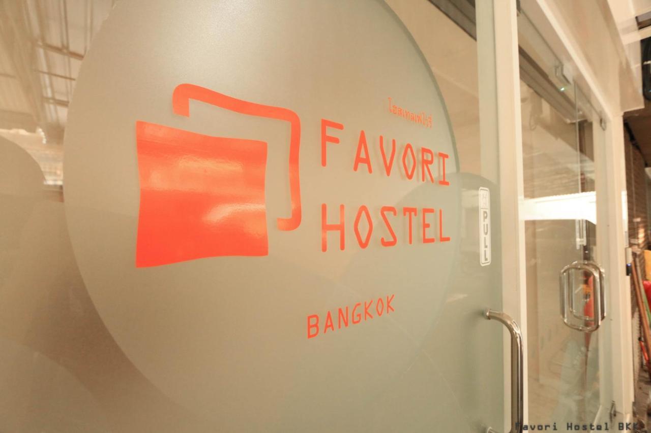 Favori Hostel Bangkok Surawong Banguecoque Exterior foto